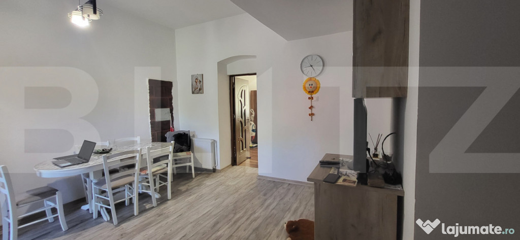 Casa cu 4 camere de vanzare in Sanandrei - Centru