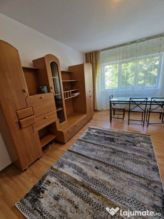 Propietar inchiriez apartament de 3 camere in militari