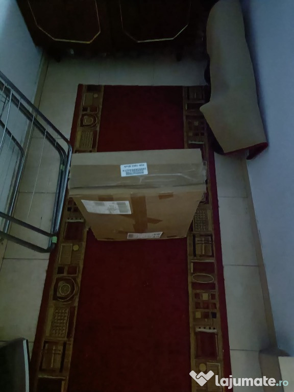 Vând mobilier nou