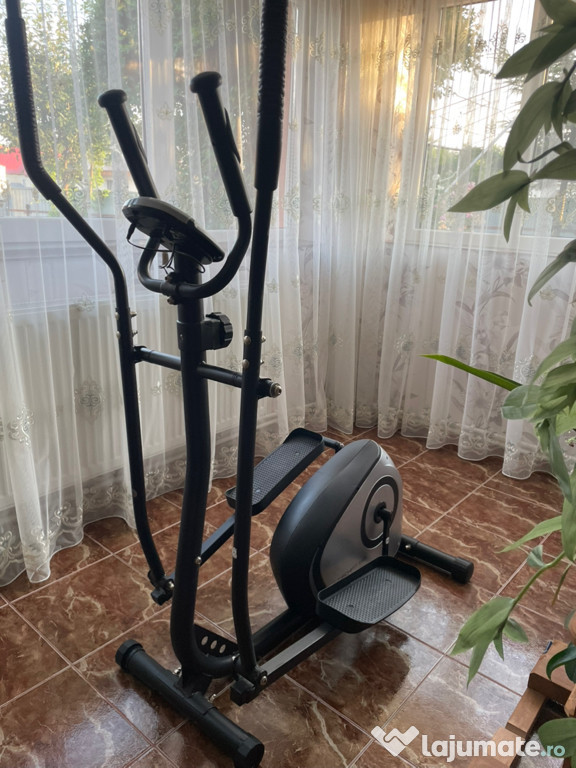Bicicletă eliptică Techfit E320 – stare foarte bună!