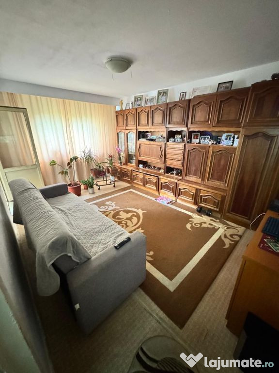 Apartament 3 camere decomandat zona DACIA