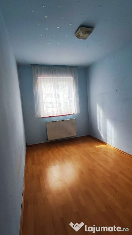 Vând apartament 3 camere, în Tudor Vladimirescu