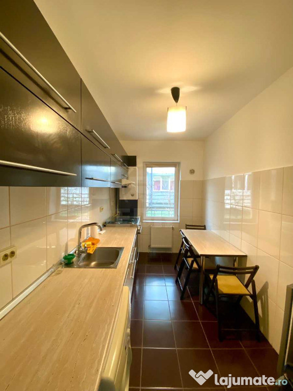 Apartament 2 camere decomandat,zona Sesul de Sus