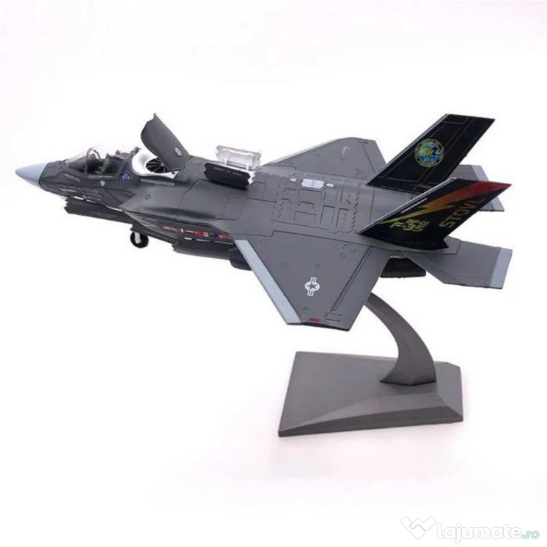 Macheta avion metalica F-35B Lightning II scara 1:72 22cm