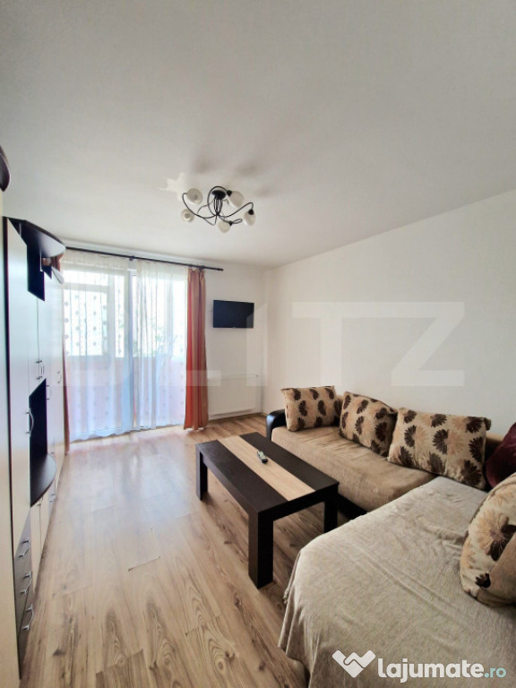 Apartament decomandat, mobilat si utilat, zona Porii