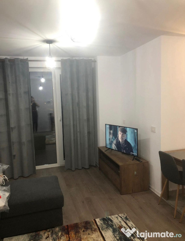 Apartament 2 camere, tip studio - zona Tractorul