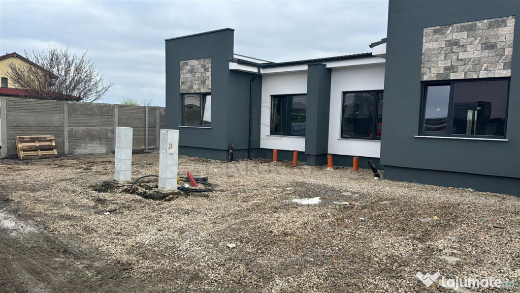 Duplex pe plan - 4 camere - zona linistita - terasa mare