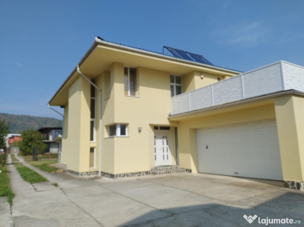 Casa nouă de vanzare , strada Victoriei , Baia Mare, zona Marul de Aur