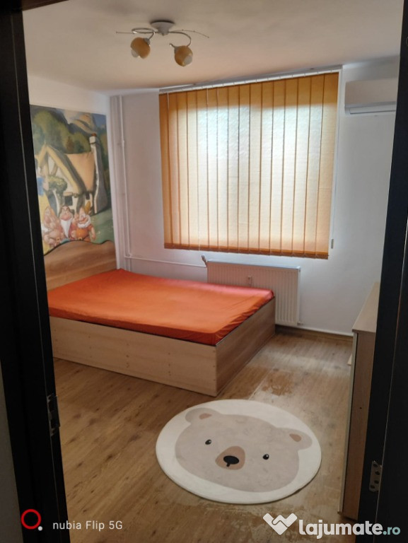 Închiriez apartament 3 camere Rogerius