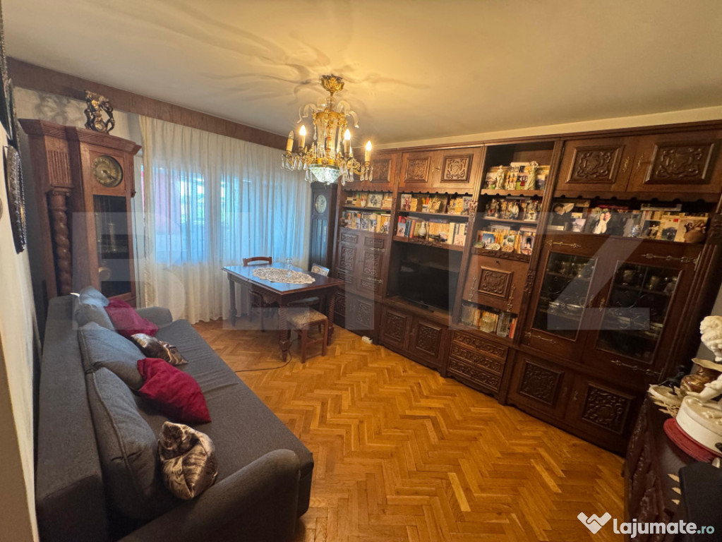 Apartament Ultracentral 3 camere decomandate ,82mp,zona Patr