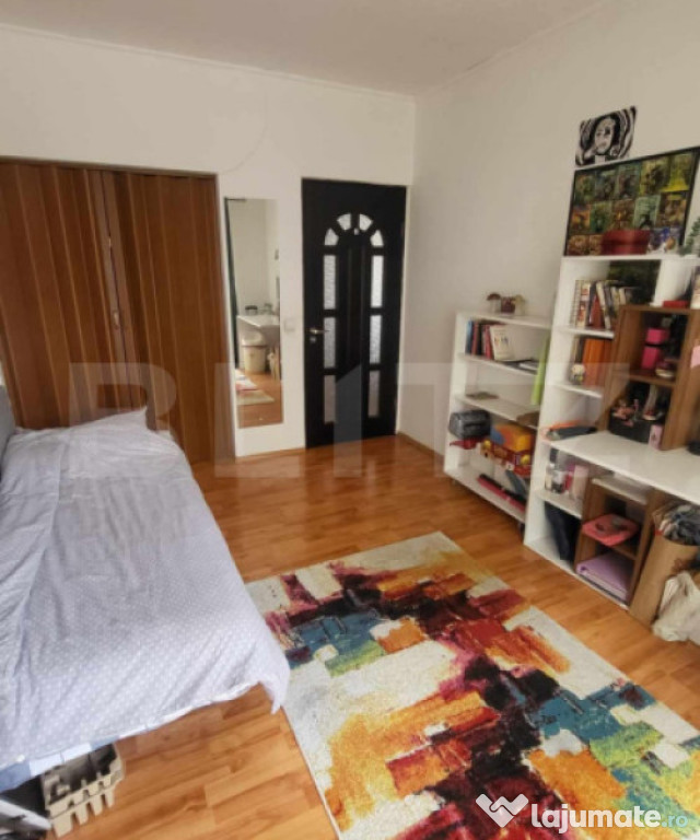 Apartament semidecomandat cu 3 camere, complet mobilat si ut