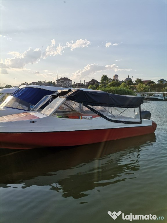 Ambarcatiune transport pasageri cu motor Yamaha 200CP (Vyper 760)