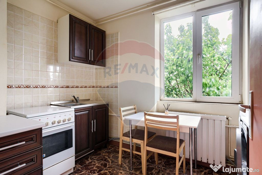 Apartament 2 camere central, 56 mp, etaj3/4, centrala gaz...