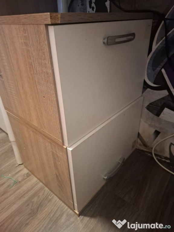Vand doua seturi mobila diferite