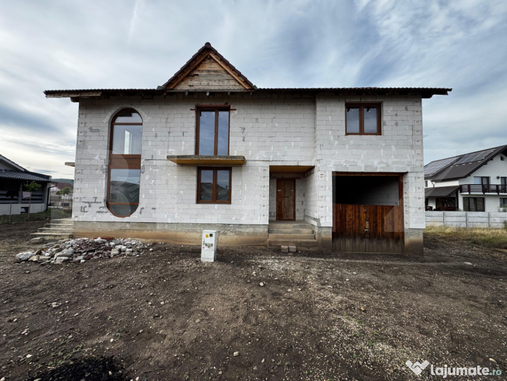 Casă la roșu YTong cu 4 camere si garaj, zona Alba - Mice