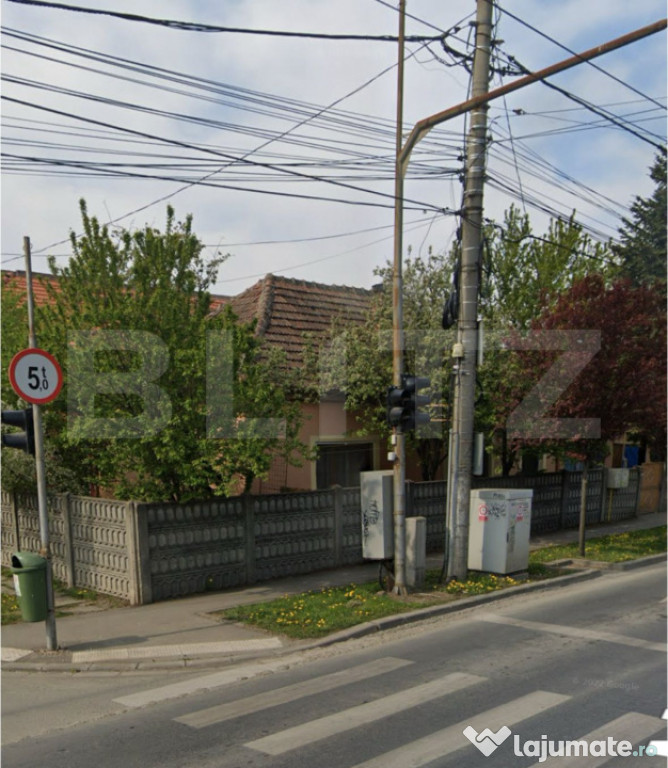 Casă individuală de vânzare zona Mahala artera principal?