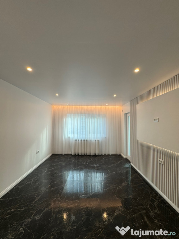 Apartament 3 camere decomandat etaj 2