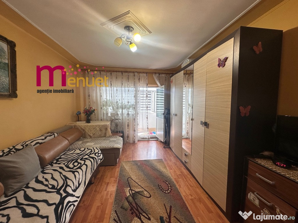 Apartament 2 camere,str.Victoriei,etaj 4+pod