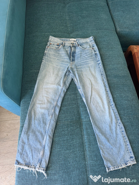 Blugi albastru deschis denim