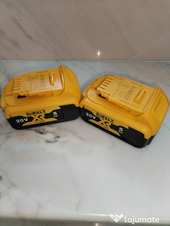 Incarcator + baterii DeWalt