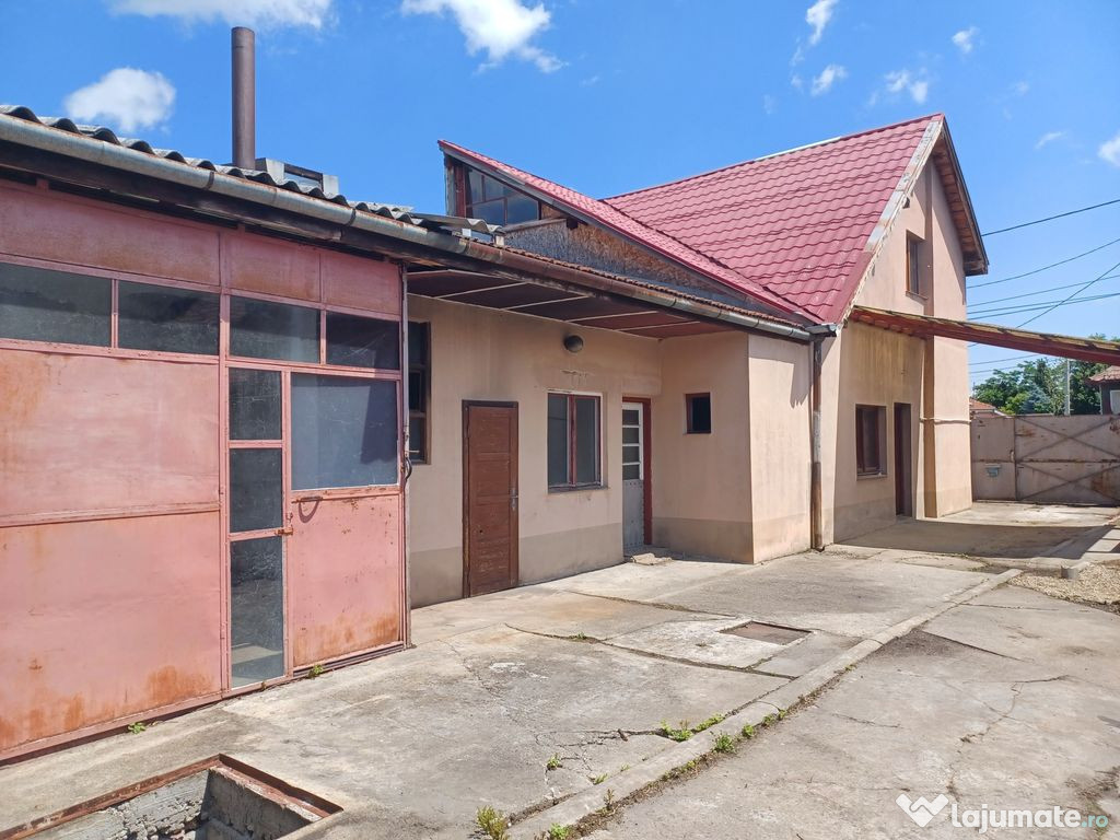 Casă, 500 mp, Muntele Găina. 600 E/lună (neg). Comisio...