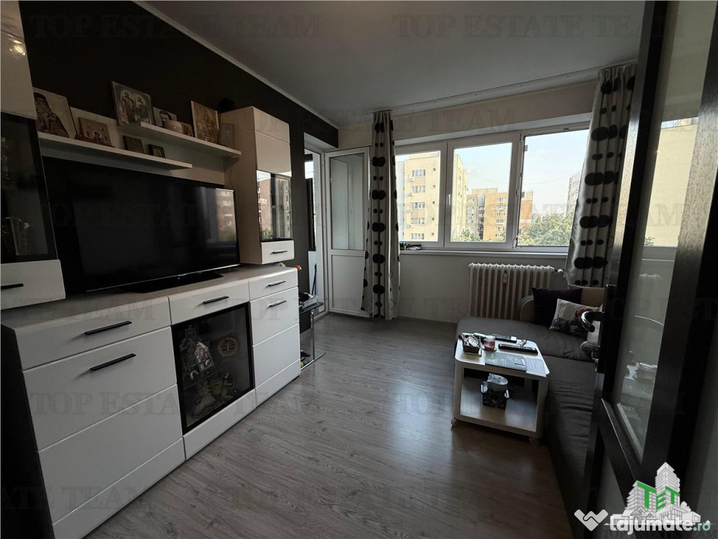 Apartament 2 camere RENOVAT, la 2 minute de Plaza Romania