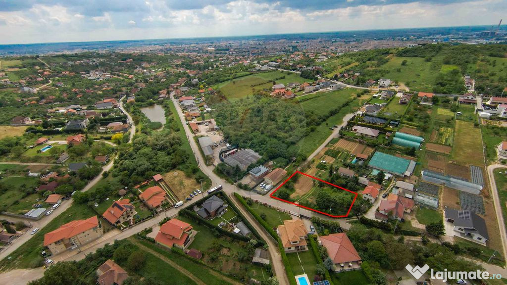 Teren intravilan 1,210mp, dublu front, de vânzare, Strad...