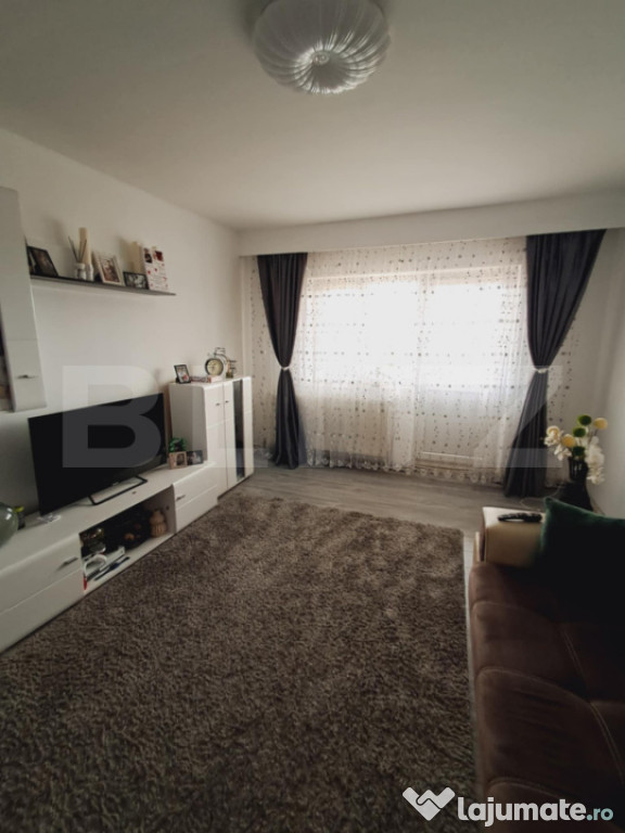 Apartament 3 camere ,70 mp , Etajul 4