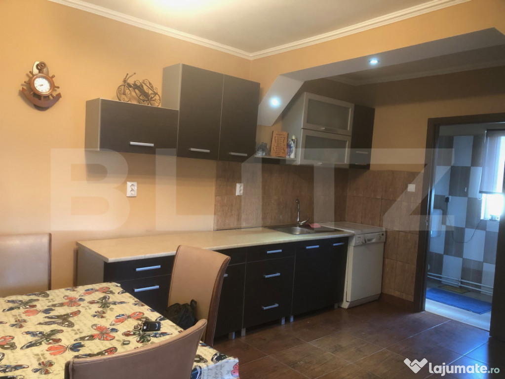 De vânzare , casa cu teren intravilan 3000mp , zona Ciuperc