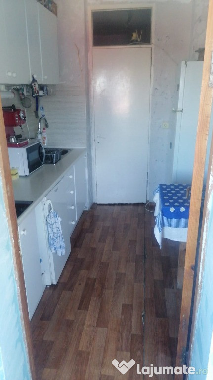 Vind Ap 2 camere cart Broșteni