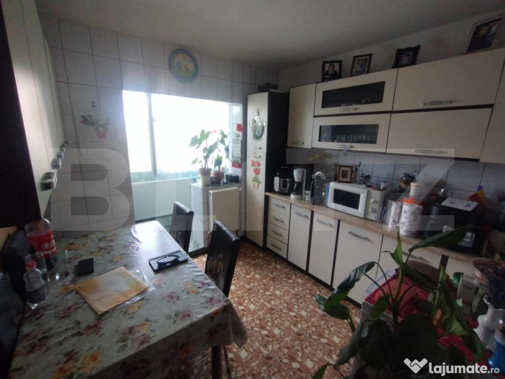 Apartament 2 camere, 44 mp, decomandat, zona Independentei