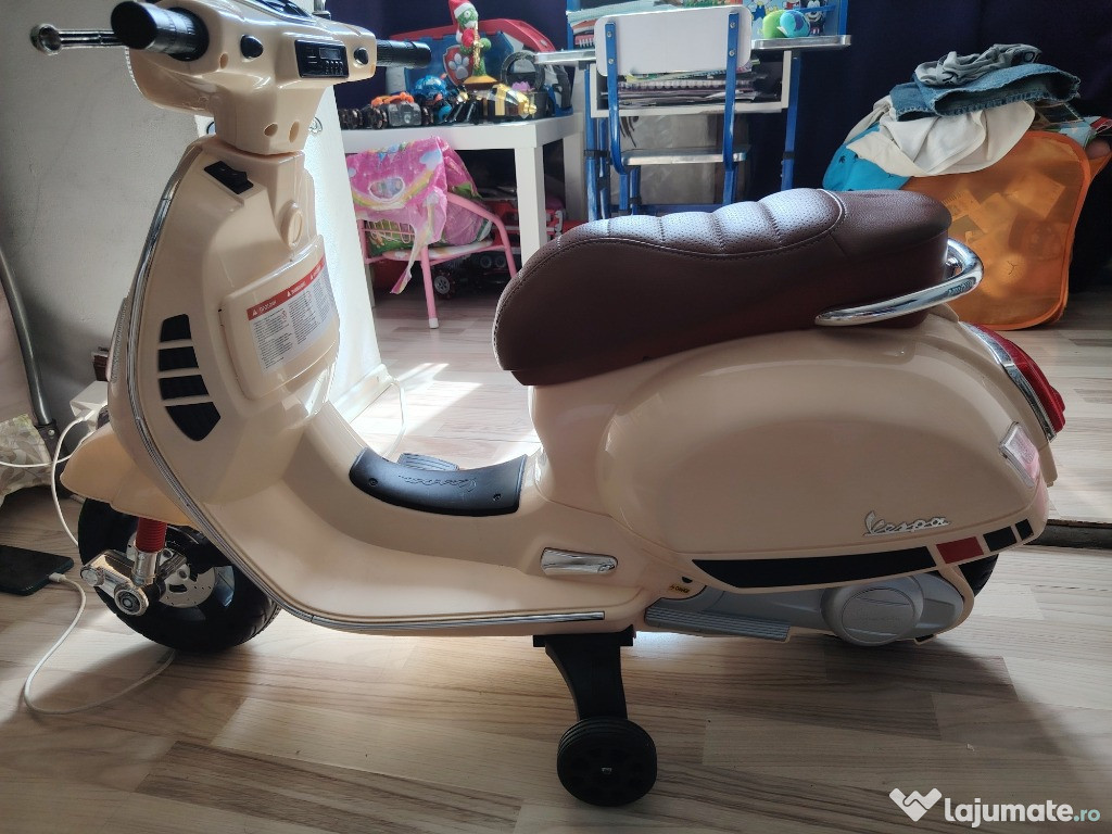 Vând scuter copii Vespa