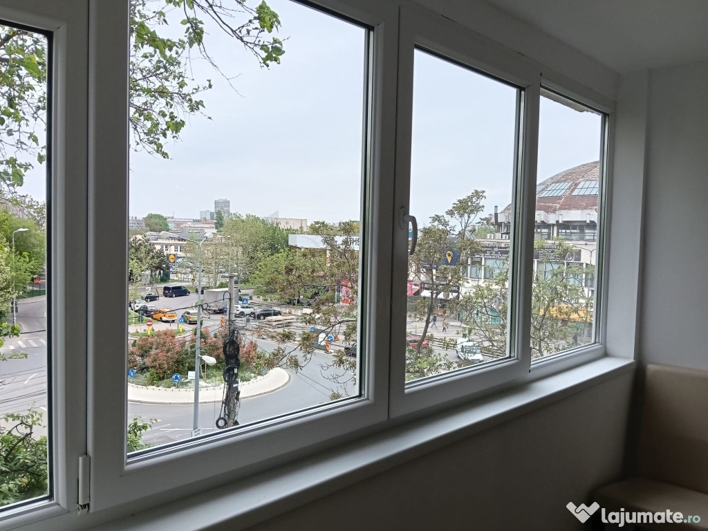 Apartament 3 camere renovat Piata Delfinului