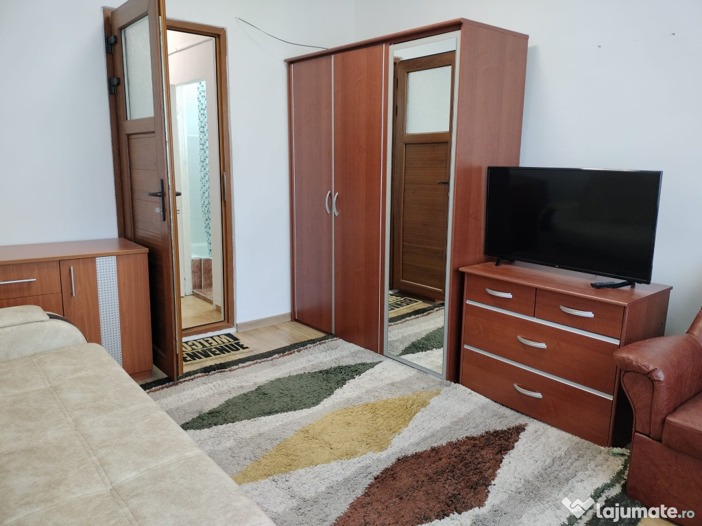 Camera de camin cu baie proprie - Zona Noua