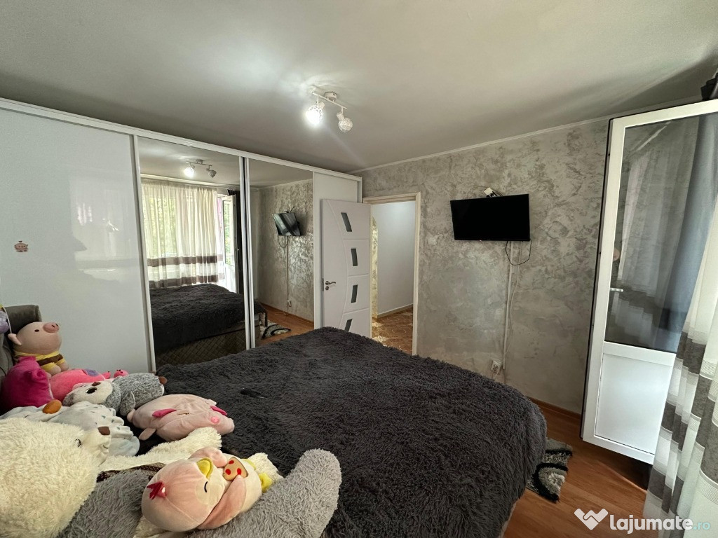 Apartament 4 camere - Izvorul Crisului