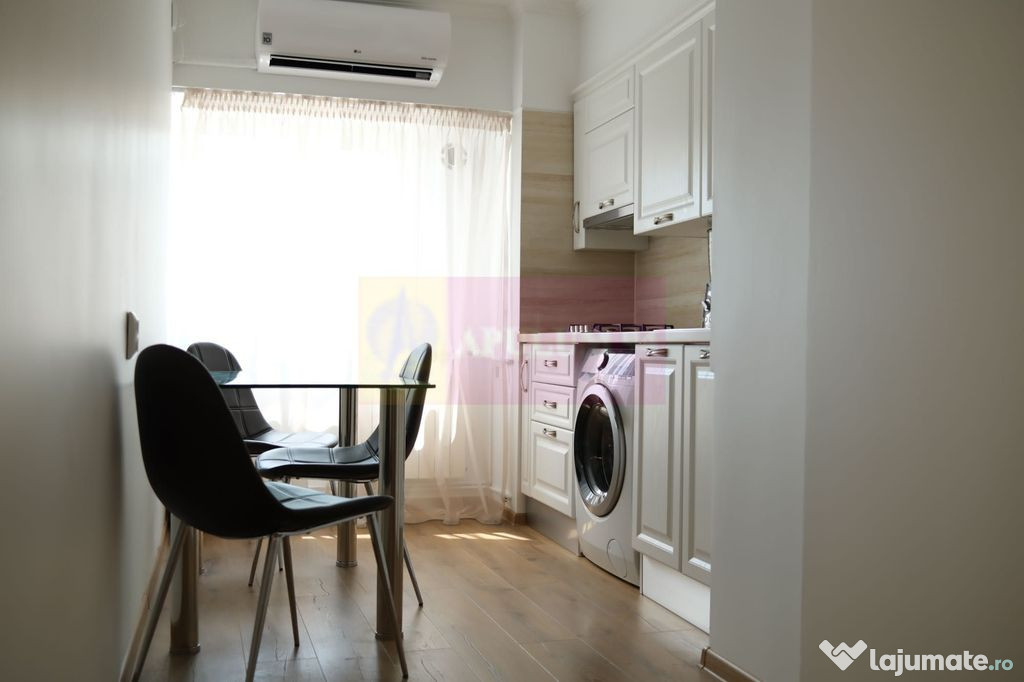 Vanzare apartament cu 3 camere pe Bulevardul Unirii stradal