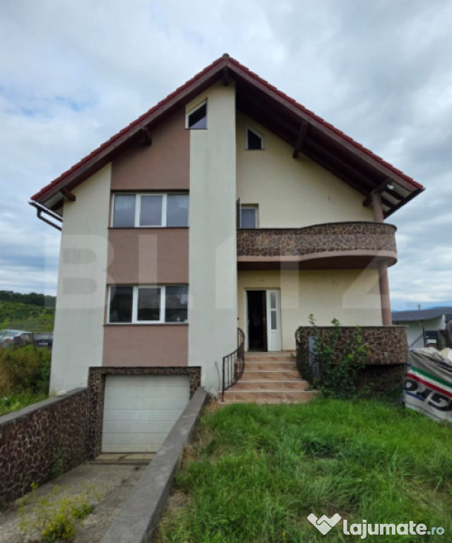 Casa 300 mp, teren 27 ari, Valea Rusului