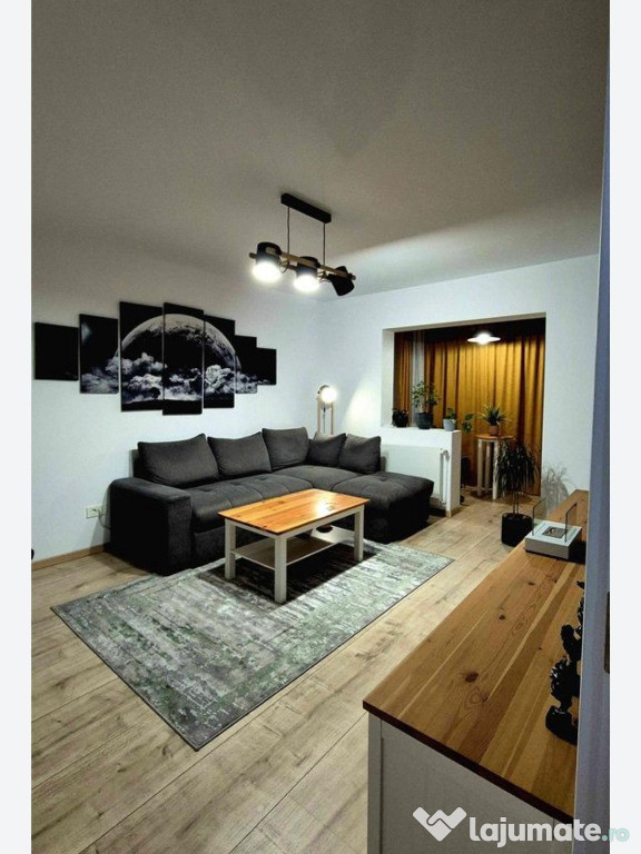 Apartament 3 camere, decomandat - zona Astra