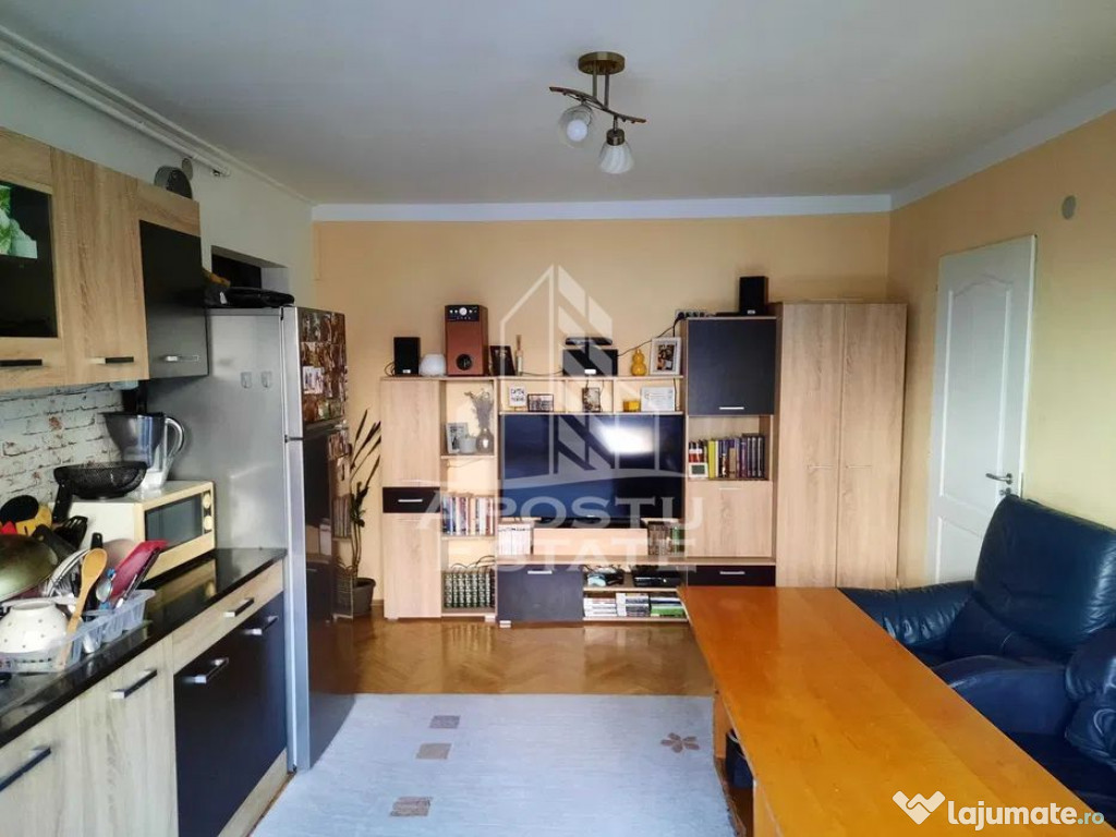 Apartament 3 camere , 50 mp, zona Girocului
