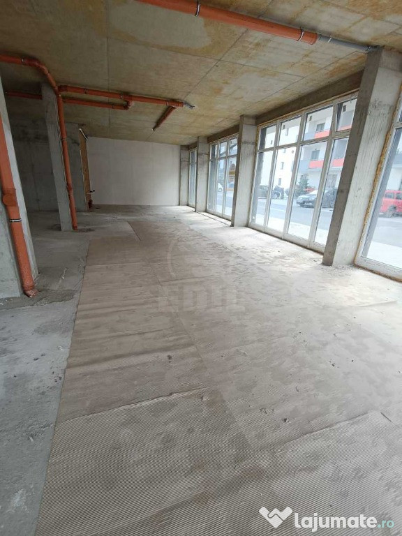 Spatiu comercial