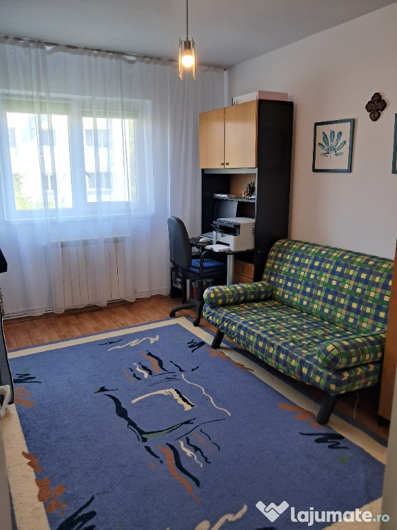 Vând apartament cu 3 camere
