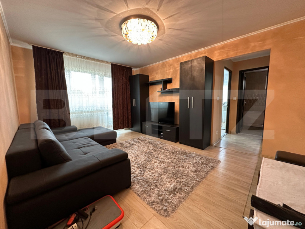 Apartament de vânzare cu 2 camere semidecomandat, etaj inte