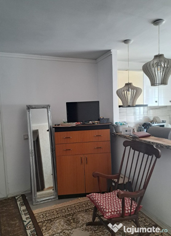 Apartament de vânzare cu 2 camere, zona Unirea