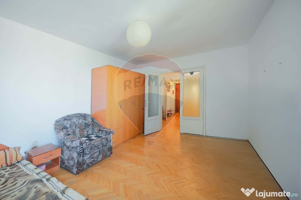 Apartament cu 2 camere de vânzare în zona Decebal