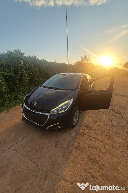 Peugeot 208, 1.2 benzina