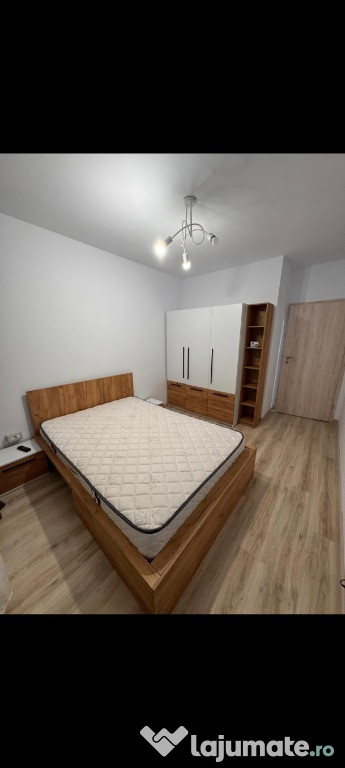 Apartament 2 camere + boxă + loc de parcare