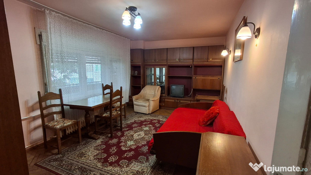 Inchiriez apartament cu 2 camere central