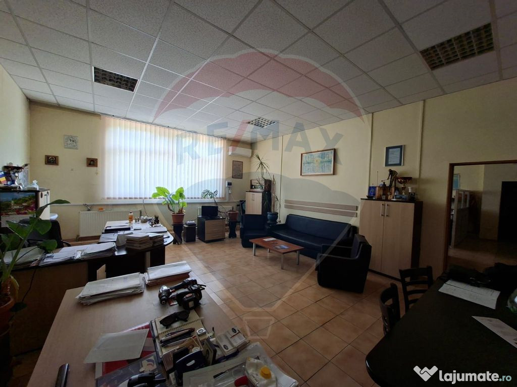 Spațiu de birouri de 100mp de închiriat în zona Dambul...