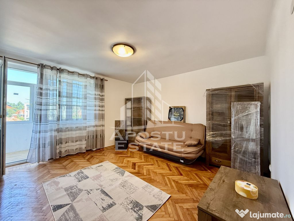 Apartament 2 camere, decomandat, renovat, zona Universita...