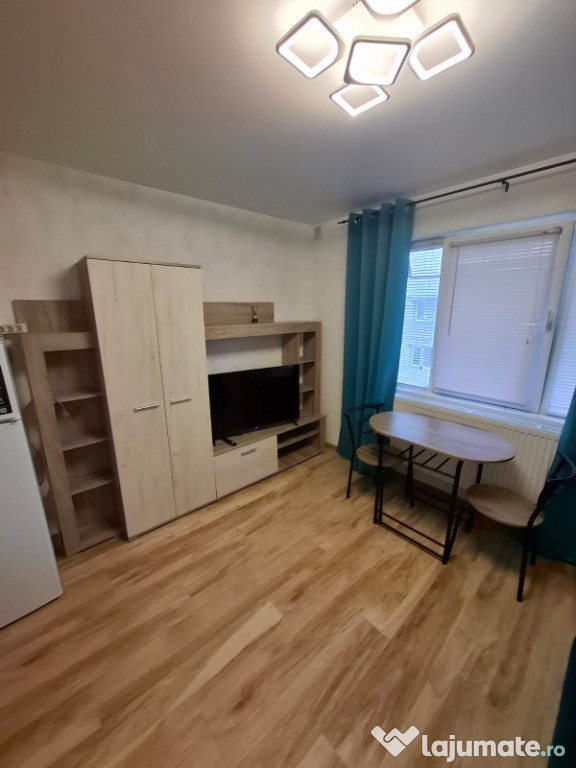 Cameră de cămin cu baie proprie,zona Bularga,etaj 2